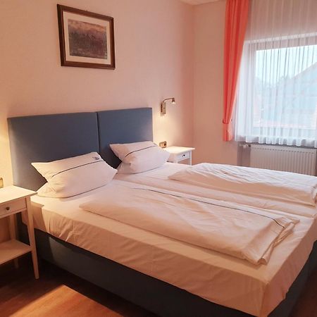 Hotel Gasthof Zum Schwan 라이첼쇼펜 외부 사진