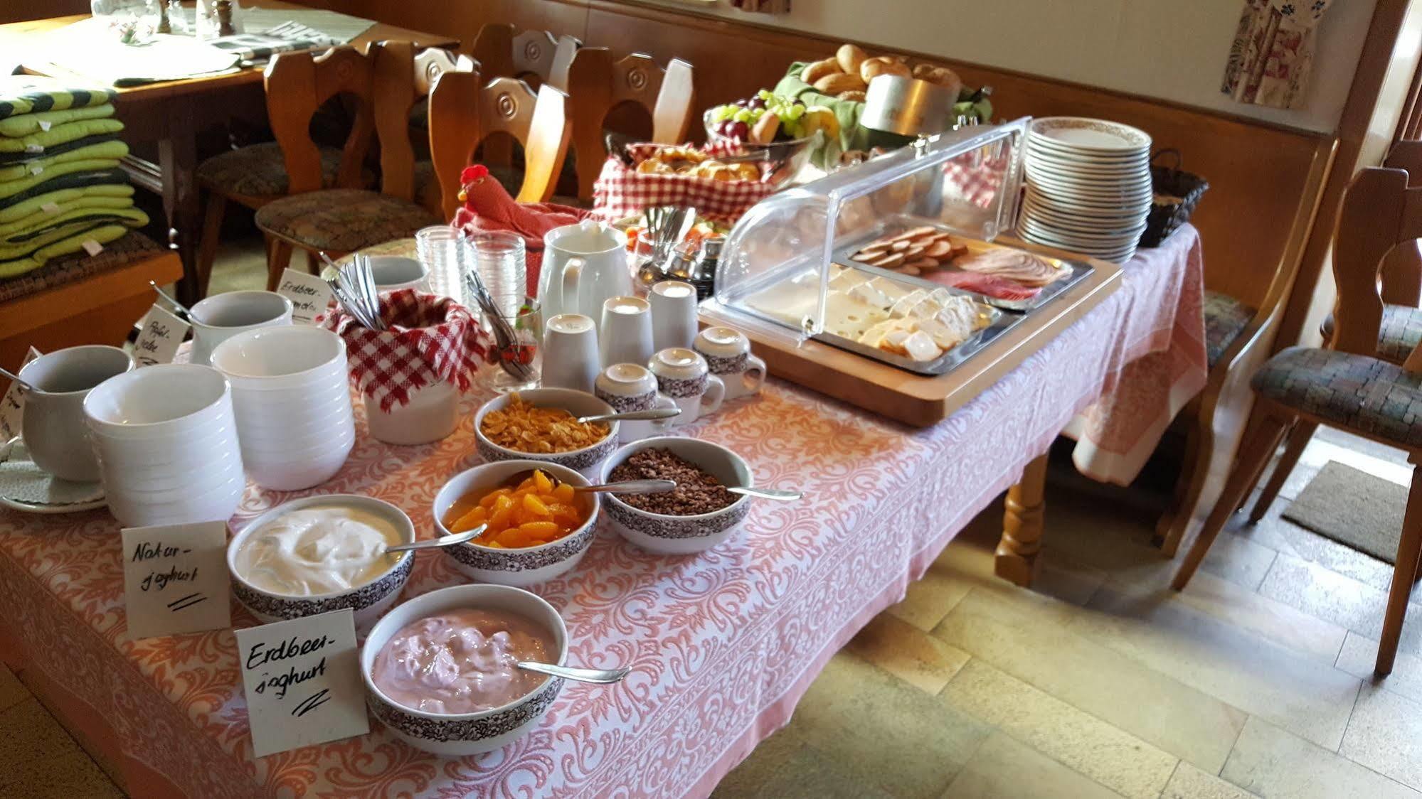 Hotel Gasthof Zum Schwan 라이첼쇼펜 외부 사진