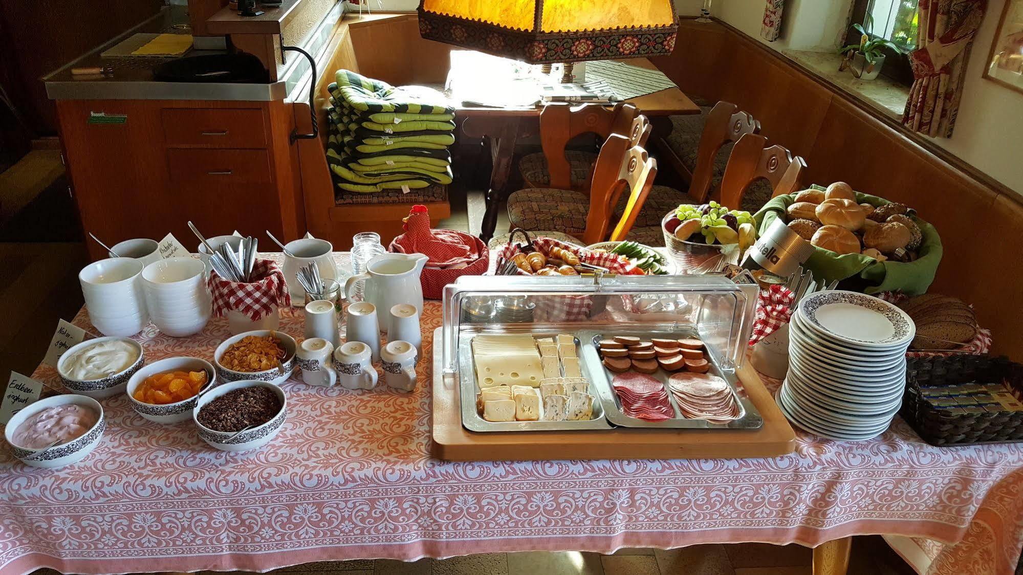 Hotel Gasthof Zum Schwan 라이첼쇼펜 외부 사진