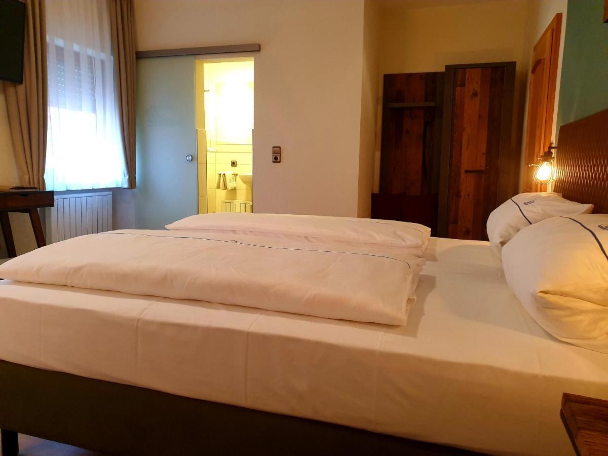 Hotel Gasthof Zum Schwan 라이첼쇼펜 외부 사진
