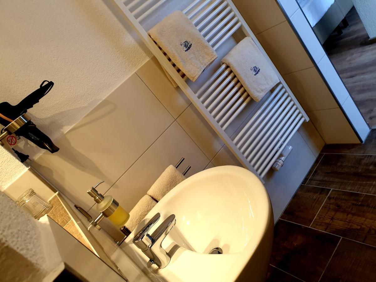 Hotel Gasthof Zum Schwan 라이첼쇼펜 외부 사진